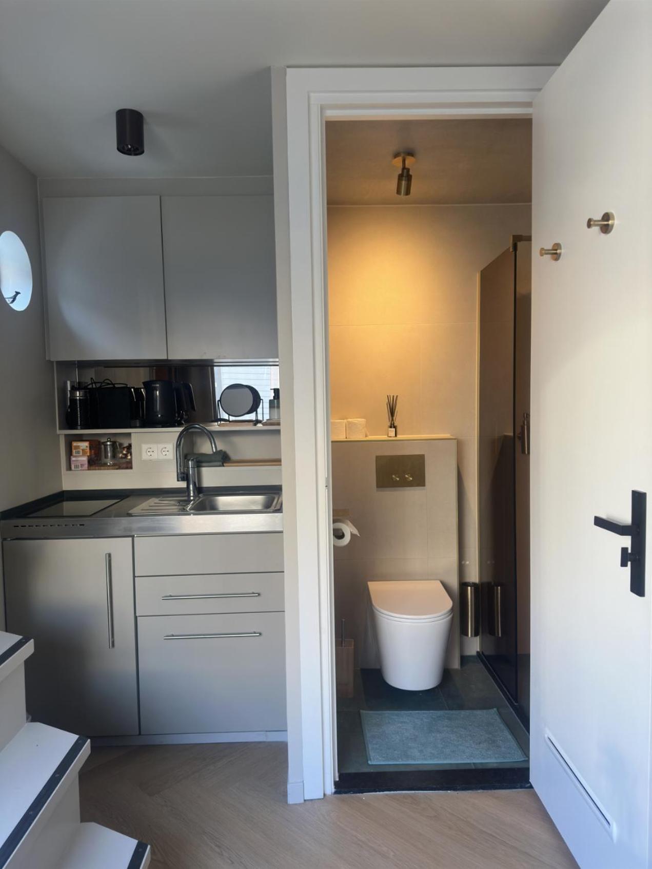 Houseboat Bnb The Floating Nest Amesterdão Exterior foto