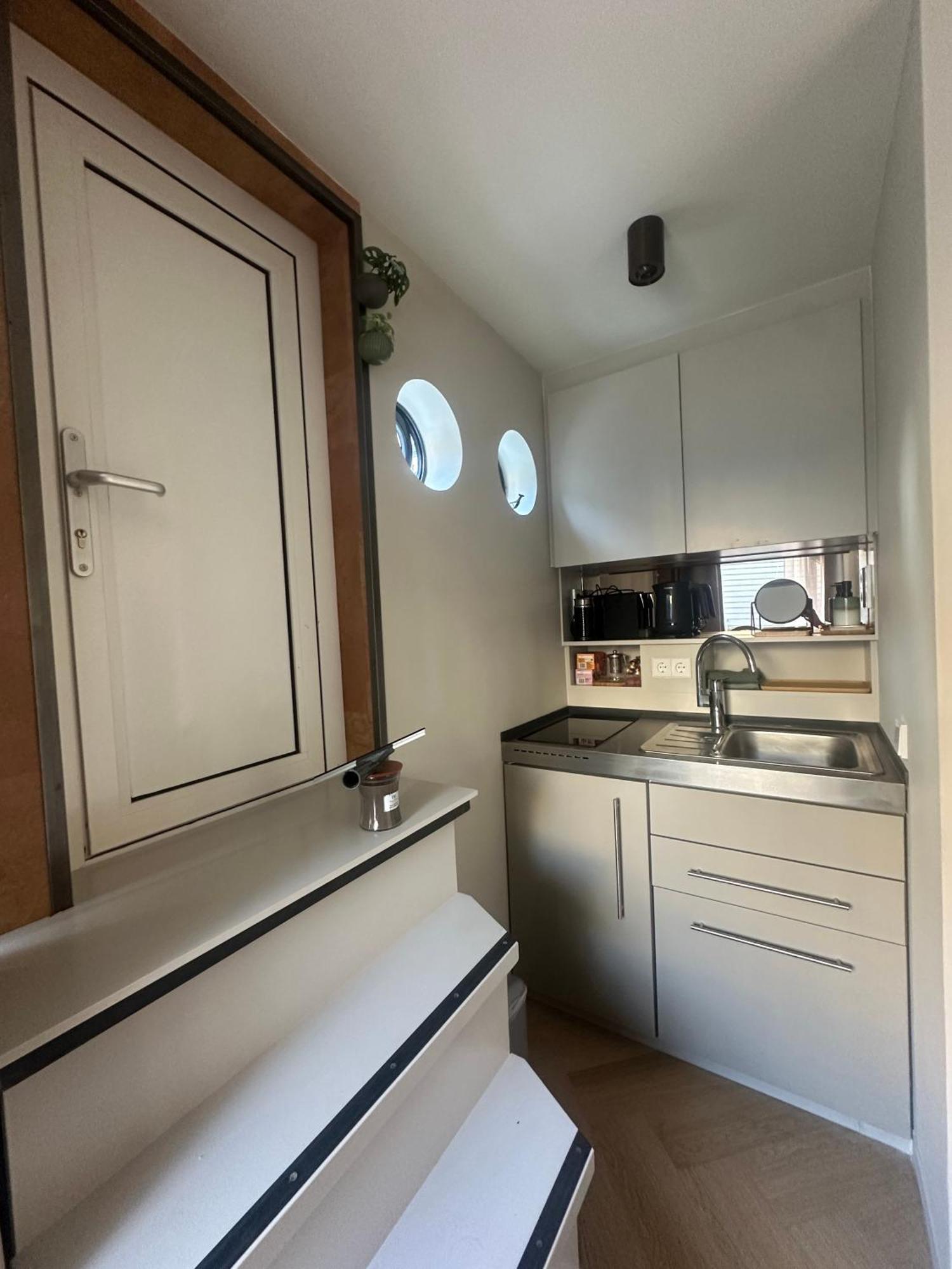 Houseboat Bnb The Floating Nest Amesterdão Exterior foto